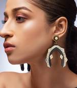 The Alabaster Earwear