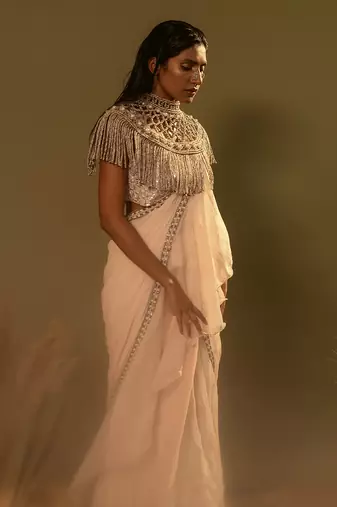 Neck Piece With Pearls