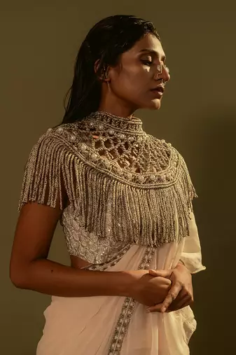 Neck Piece With Pearls
