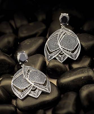 Zeeniya Filigree Silver Earrings 3