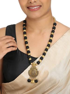 Black south-indian-jewellery 1