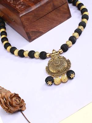 Black south-indian-jewellery 2