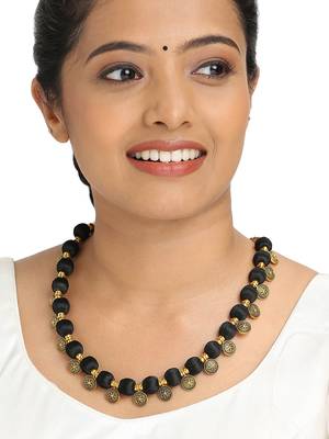 Black south-indian-jewellery 1
