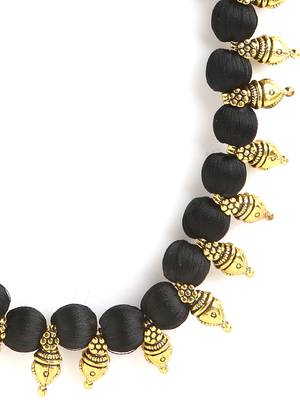 Black south-indian-jewellery 4