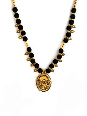 Black south-indian-jewellery 1