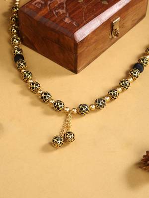 Black south-indian-jewellery 1