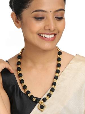 Black south-indian-jewellery 1