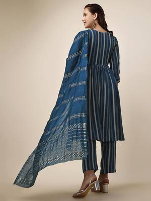 Women Reyon Printed Kurta and Trousers With Dupatta 2