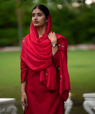 Chanderi Red Colour Small Checks Kurta set with Cutwork & Hand Embroidered Cutworked Dupatta 3