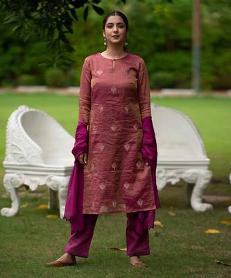 Chanderi Magenta Tissue Kurta set with Embroidery & Embroidered Cutworked Dupatta 3
