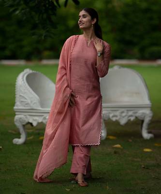 Peach coloured Zari Line Silk kurta set with Cutwork on Border & Embroidered Cutworked Dupatta 6