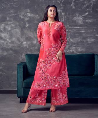 Pink coloured heavy embroidery on hand-blocked printed chanderi silk kurta set 2