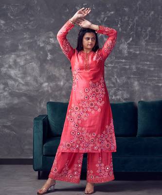 Pink coloured heavy embroidery on hand-blocked printed chanderi silk kurta set 3