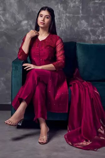 Magenta coloured chanderi silk buti kurta set with heavy beads handwork