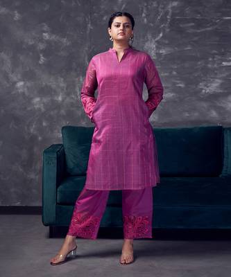 Light wine coloured chanderi checks silk kurta & pant with heavy cutwork 1