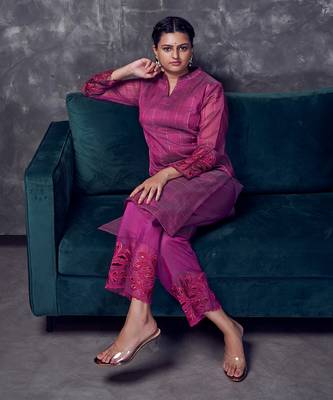 Light wine coloured chanderi checks silk kurta & pant with heavy cutwork 4
