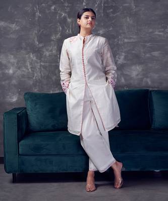 White coloured chanderi checks silk sherwani pattern kurta & pant with cutwork & embroidery 4