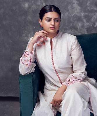 White coloured chanderi checks silk sherwani pattern kurta & pant with cutwork & embroidery 5