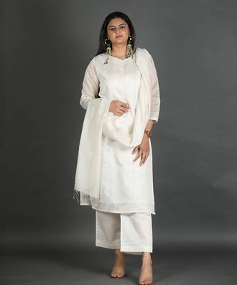 white coloured chanderi silk set & dupatta with heavy dori embroidery on kurta 3