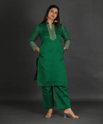 Green coloured chanderi silk set & dupatta with heavy beads & resham work 4