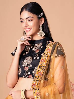 gold net lehenga set choli with dupatta with gold blouse and dupatta 4