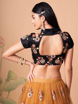 gold net lehenga set choli with dupatta with gold blouse and dupatta 8