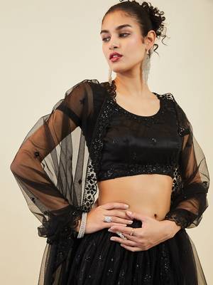 black net embroidered wedding lehenga set choli with dupatta for women 3