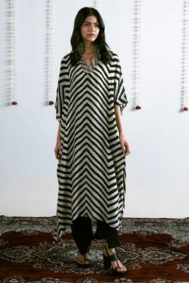 Cream and Black Viscose Crepe Printed Kaftan With Viscose Crepe Bottom 1