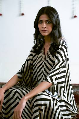 Cream and Black Viscose Crepe Printed Kaftan With Viscose Crepe Bottom 5