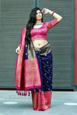 Navy Blue Colour Kylie Silk Saree With Handloom Weaving 2