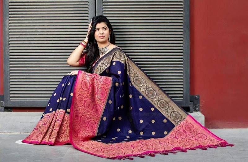 Navy Blue Colour Kylie Silk Saree With Handloom Weaving