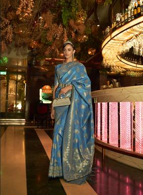 Firozi Kihaarika Womens Silk Blend Woven Design Handloom Saree With Blouse 1