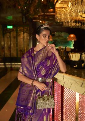 Purple Kihaarika Womens Silk Blend Woven Design Handloom Saree With Blouse 3