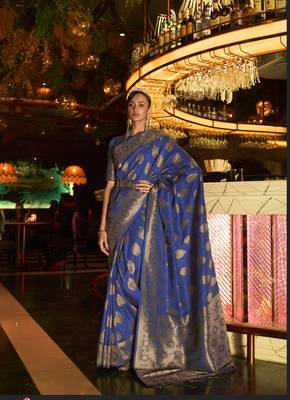 Royal Blue Kihaarika Womens Silk Blend Woven Design Handloom Saree With Blouse 1