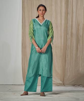 Shiiriin Teal Pearl Detailed Kurta Set 1
