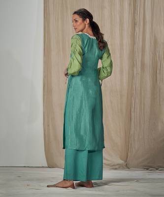 Shiiriin Teal Pearl Detailed Kurta Set 2