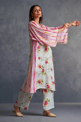 Blossomm White Stripes Kurta Set