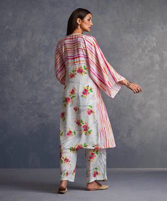 Blossomm White Stripes Kurta Set 3
