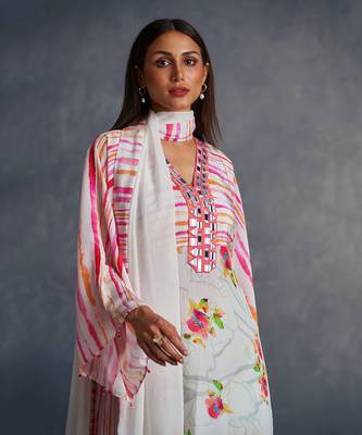 Blossomm White Stripes Kurta Set 6