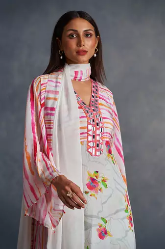 Blossomm White Stripes Kurta Set
