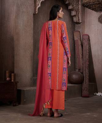 Aarya Red Straight Kurta Set 2