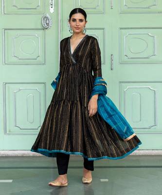 Raatraani Black Anarkali Set 3