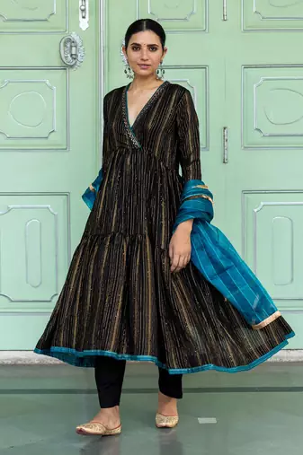 Raatraani Black Anarkali Set