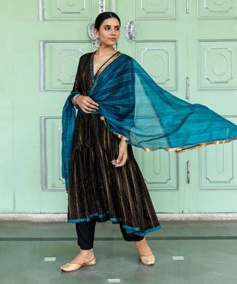 Raatraani Black Anarkali Set 5