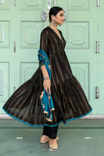 Raatraani Black Anarkali Set