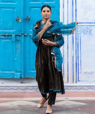 Raatraani Black Anarkali Set 8