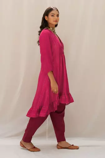 Sandhya Magenta Kurti Set