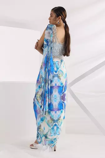Wind And Wave Saree Set