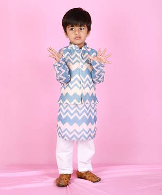 Blue And Off White Zig Zag Print Kurta Set 3