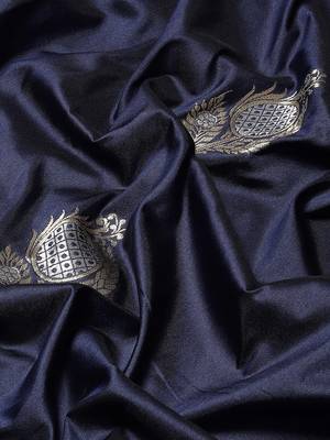 Navy Blue Woven Silk Blend Saree With Blouse 3